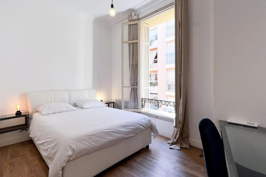 Moderne Proche Monaco G *